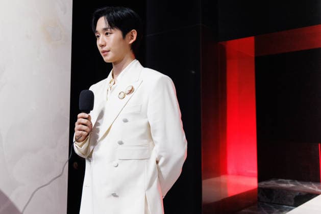 News - Dolce & Gabbana - Celebrities - Milan Fashion Week - Menswear Fall Winter 2026-2027 Jung Hae-in is seen after the Dolce &amp; Gabbana fashion show at Milan s fashion week for the Men s Fall Winter 2026-2027, on January 17, 2026 in Milan, Italy. Photo: Cinzia Camela. Milan Metropol Italy Copyright: xCinziaxCamelax xLiveMediax LPN_2241444