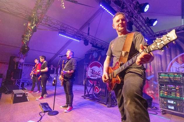 Emmerich: Karnevalssitzung Elferrat Praest ** NUR FÜR REDAKTIONELLE ZWECKE ** EDITORIAL USE ONLY **<p>Auftritt der Band Dörmakar bei der Karnevalssitzung des Elferrats Praest am Freitag, 16. Januar 2026 im Festzelt in Emmerich-Praest. Emmerich Copyright: KarlxBanski