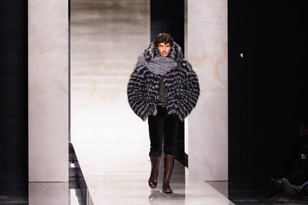 News - Dolce & Gabbana - Runway - Milan Fashion Week - Menswear Fall Winter 2026-2027 A model walks the runway during the Dolce &amp; Gabbana Fall Winter 2026 2027 menswear show at Milan Men s Fashion Week, on January 17, 2026, in Milan, Italy. Photo by Cinzia Camela. Milan Metropol Italy Copyright: xCinziaxCamelax xLiveMediax LPN_2241794