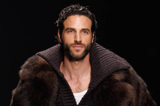 News - Dolce & Gabbana - Runway - Milan Fashion Week - Menswear Fall Winter 2026-2027 A model walks the runway during the Dolce &amp; Gabbana Fall Winter 2026 2027 menswear show at Milan Men s Fashion Week, on January 17, 2026, in Milan, Italy. Photo by Cinzia Camela. Milan Metropol Italy Copyright: xCinziaxCamelax xLiveMediax LPN_2241813