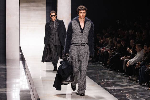 News - Dolce & Gabbana - Runway - Milan Fashion Week - Menswear Fall Winter 2026-2027 A model walks the runway during the Dolce &amp; Gabbana Fall Winter 2026 2027 menswear show at Milan Men s Fashion Week, on January 17, 2026, in Milan, Italy. Photo by Cinzia Camela. Milan Metropol Italy Copyright: xCinziaxCamelax xLiveMediax LPN_2241881