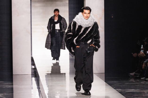 News - Dolce & Gabbana - Runway - Milan Fashion Week - Menswear Fall Winter 2026-2027 A model walks the runway during the Dolce &amp; Gabbana Fall Winter 2026 2027 menswear show at Milan Men s Fashion Week, on January 17, 2026, in Milan, Italy. Photo by Cinzia Camela. Milan Metropol Italy Copyright: xCinziaxCamelax xLiveMediax LPN_2241902