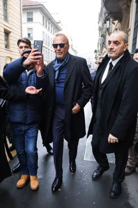 Milan, Celebrity Sightings During Milan Fashion Week Menswear Fall Winter 2026 2027 - Men s Fashion, Fall Winter 2026 2027. Pictured: Kevin Costner (Actor) walking down the street on his way to the Brioni presentation.  Copyright: xAlessandroxBremecx xipa-agency.netx xx IPA_Agency_IPA70204385