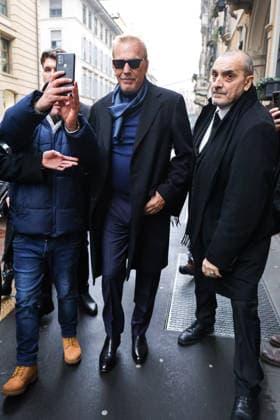 Milan, Celebrity Sightings During Milan Fashion Week Menswear Fall Winter 2026 2027 - Men s Fashion, Fall Winter 2026 2027. Pictured: Kevin Costner (Actor) walking down the street on his way to the Brioni presentation.  Copyright: xAlessandroxBremecx xipa-agency.netx xx IPA_Agency_IPA70204386
