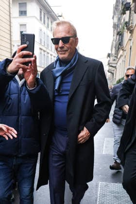 Milan, Celebrity Sightings During Milan Fashion Week Menswear Fall Winter 2026 2027 - Men s Fashion, Fall Winter 2026 2027. Pictured: Kevin Costner (Actor) walking down the street on his way to the Brioni presentation.  Copyright: xAlessandroxBremecx xipa-agency.netx xx IPA_Agency_IPA70204391