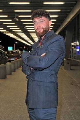 RTL - Dschungelcamp 2026. Umut Tekin anläßlich der Abreise der Kandidaten der RTL - Sendung Ich bin ein Star - holt mich hier raus zum Dschungel-Camp 2026 in Australien am 17.01.2026 auf dem Flughafen Frankfurt Main. 20260117MWI101630