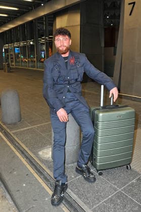 RTL - Dschungelcamp 2026. Umut Tekin anläßlich der Abreise der Kandidaten der RTL - Sendung Ich bin ein Star - holt mich hier raus zum Dschungel-Camp 2026 in Australien am 17.01.2026 auf dem Flughafen Frankfurt Main. 20260117MWI101635