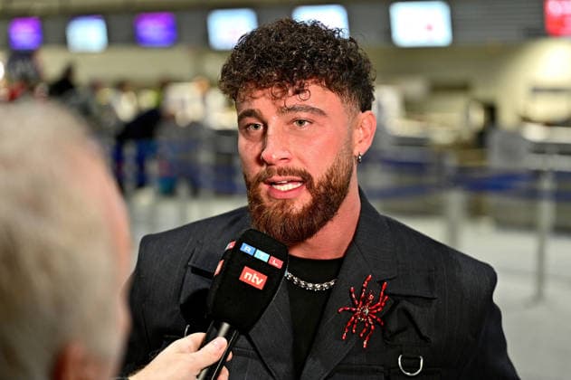 RTL - Dschungelcamp 2026. Umut Tekin anläßlich der Abreise der Kandidaten der RTL - Sendung Ich bin ein Star - holt mich hier raus zum Dschungel-Camp 2026 in Australien am 17.01.2026 auf dem Flughafen Frankfurt Main. 20260117MWI101986