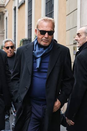 Milan, Celebrity Sightings During Milan Fashion Week Menswear Fall Winter 2026 2027 - Men s Fashion, Fall Winter 2026 2027. Pictured: Kevin Costner (Actor) walking down the street on his way to the Brioni presentation.  Copyright: xAlessandroxBremecx xipa-agency.netx xx IPA_Agency_IPA70204365