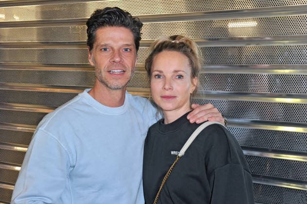 RTL - Dschungelcamp 2026. Stephen und Katharina ( Katharina Wedemann ) Dürr anläßlich der Abreise der Kandidaten der RTL - Sendung Ich bin ein Star - holt mich hier raus zum Dschungel-Camp 2026 in Australien am 17.01.2026 auf dem Flughafen Frankfurt Main. 20260117MWI101543