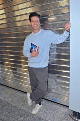 RTL - Dschungelcamp 2026. Stephen Dürr anläßlich der Abreise der Kandidaten der RTL - Sendung Ich bin ein Star - holt mich hier raus zum Dschungel-Camp 2026 in Australien am 17.01.2026 auf dem Flughafen Frankfurt Main. 20260117MWI101549