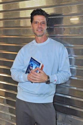 RTL - Dschungelcamp 2026. Stephen Dürr anläßlich der Abreise der Kandidaten der RTL - Sendung Ich bin ein Star - holt mich hier raus zum Dschungel-Camp 2026 in Australien am 17.01.2026 auf dem Flughafen Frankfurt Main. 20260117MWI101555