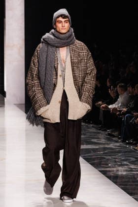 Foto IPP - Cinzia Camela Gruppo Editoriale LiveMedia Milano 17 01 2026 Nella foto: A model walks the runway during the Dolce and Gabbana Fall Winter 2026–2027 menswear show at Milan Men s Fashion Week, on January 17, 2026, in Milan, Italy. Photo by Cinzia Camela. Italy Photo Press - World Copyright Dolce e Gabbana - Runway - Milan