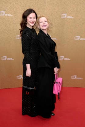 Sunnyi Melles mit Tochter Leonille Wittgenstein bei der Verleihung des 38. Europäischen Filmpreises 2026 im Haus der Kulturen der Welt. Berlin, 17.01.2026