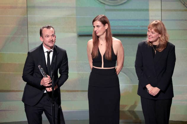 Jonas Dornbach, Janine Jackowski und Maren Ade bei der Verleihung des 38. Europäischen Filmpreises 2026 im Haus der Kulturen der Welt. Berlin, 17.01.2026