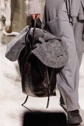 News - Dolce & Gabbana - Runway - Milan Fashion Week - Menswear Fall Winter 2026-2027 A model (detail) walks the runway during the Dolce &amp; Gabbana Fall Winter 2026 2027 menswear show at Milan Men s Fashion Week, on January 17, 2026, in Milan, Italy. Photo by Cinzia Camela. Milan Metropol Italy Copyright: xCinziaxCamelax xLiveMediax LPN_2243861