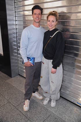 Stephen Dürr mit Ehefrau Katharina Dürr - Abflug der Kandidaten der RTL TV-Show ICH BIN EIN STAR, HOLT MICH HIER RAUS am Frankfurter Flughafen in Frankfurt am Main am 17.01.2026