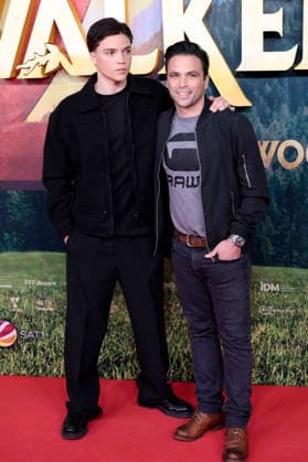 Emile Cherif mit Gast bei der Premiere des Kinofilms Woodwalkers 2 im Cinedom. Köln, 17.01.2026