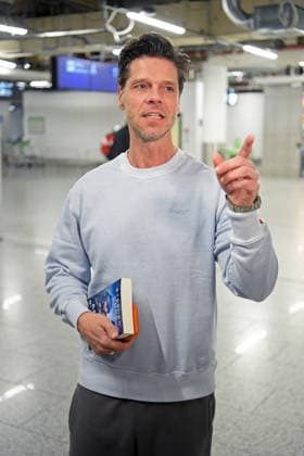 Stephen Dürr - Abflug der Kandidaten der RTL TV-Show ICH BIN EIN STAR, HOLT MICH HIER RAUS am Frankfurter Flughafen in Frankfurt am Main am 17.01.2026