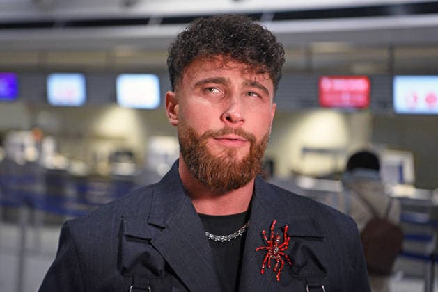 Umut Tekin - Abflug der Kandidaten der RTL TV-Show ICH BIN EIN STAR, HOLT MICH HIER RAUS am Frankfurter Flughafen in Frankfurt am Main am 17.01.2026