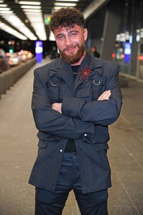 Umut Tekin - Abflug der Kandidaten der RTL TV-Show ICH BIN EIN STAR, HOLT MICH HIER RAUS am Frankfurter Flughafen in Frankfurt am Main am 17.01.2026
