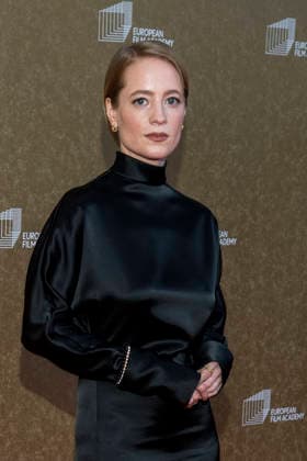 abb: Leonie Benesch zu Gast auf dem roten Teppich bei der Gala zur Verleihung der European Film Awards 2026 - Europaeischer Filmpreis 2026 im Haus der Kulturen der Welt am 17.01.2026 in Berlin Berlin Deutschland *** abb Leonie Benesch as a guest on the red carpet at the European Film Awards 2026 Gala at the Haus der Kulturen der Welt on 17 01 2026 in Berlin Berlin Germany