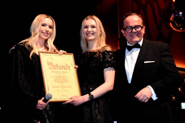 Newcomer des Jahres Ena Operta und Nira Operta, BYENA Beauty GmbH Clemens Baumgaertner CSU Kommunalreferent a.D. Buergermeister Kandidat Muenchen 17.01.2026 Paulaner am Nockherberg Muenchner Gschichten CSU Schwarzweiss Ball Foto Muenchen