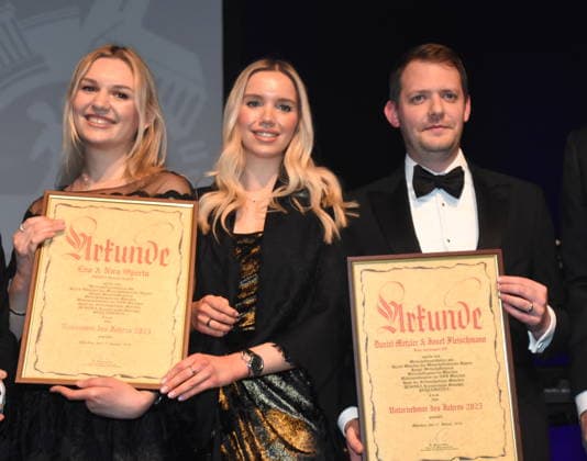 Newcomer des Jahres Ena Operta und Nira Operta, BYENA Beauty Unternehmer des Jahres Daniel Metzler und Josef Fleischmann, -Abwesend -Isar Aerospace Muenchen 17.01.2026 Paulaner am Nockherberg Muenchner Gschichten CSU Schwarzweiss Ball Foto Muenchen