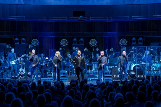 Mathias Dietrich, Jens Sembdner, Sebastian Krumbiegel, Tobias Künzel, Henri Schmidt, Wolfgang Lenk und Ali Zieme von Die Prinzen live bei einem Konzert der Symphonica -Tour zum 35 jährigen Bandjubläum mit dem Orchester der Thüringen Philharmonie Gotha-Eisenach im Kuppelsaal. Hannover, 17.01.2026