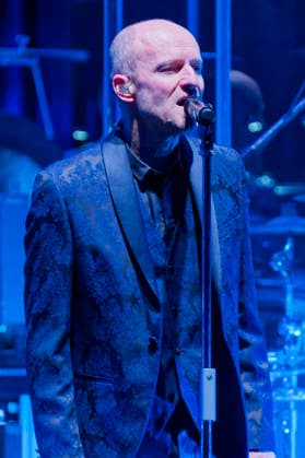 Wolfgang Lenk von Die Prinzen live bei einem Konzert der Symphonica -Tour zum 35 jährigen Bandjubläum mit dem Orchester der Thüringen Philharmonie Gotha-Eisenach im Kuppelsaal. Hannover, 17.01.2026