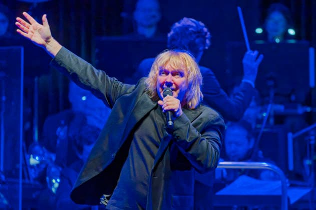 Tobias Künzel von Die Prinzen live bei einem Konzert der Symphonica -Tour zum 35 jährigen Bandjubläum mit dem Orchester der Thüringen Philharmonie Gotha-Eisenach im Kuppelsaal. Hannover, 17.01.2026