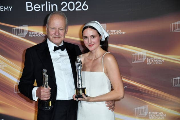 Stellan Skarsgard (Europäischen Schauspielerpreis) und Renate Reinsve bei der Verleihung des EUROPEAN FILM AWARDS 2026 in Berlin am 17.01.2026