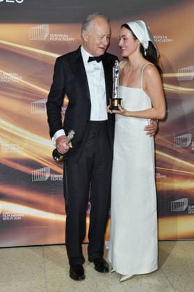 Stellan Skarsgard (Europäischen Schauspielerpreis) und Renate Reinsve bei der Verleihung des EUROPEAN FILM AWARDS 2026 in Berlin am 17.01.2026