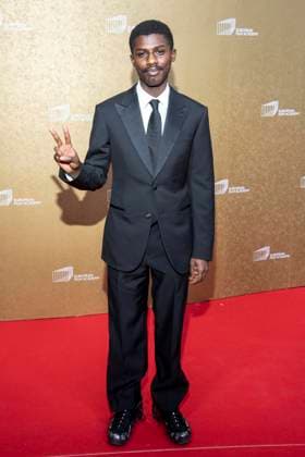 abb: Akinola Davies Jr zu Gast auf dem roten Teppich bei der Gala zur Verleihung der European Film Awards 2026 - Europaeischer Filmpreis 2026 im Haus der Kulturen der Welt am 17.01.2026 in Berlin Berlin Deutschland