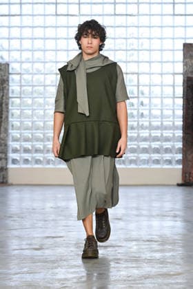 Milan, Milan Men s Fashion Week: Fall Winter 2026 - Men s Fashion, Fall Winter 2026 - Simon Cracker fashion show. Fashion show photo: model  Copyright: xSimonaxChiocciax xipa-agency.netx xFotosickix IPA_Agency_IPA70242890