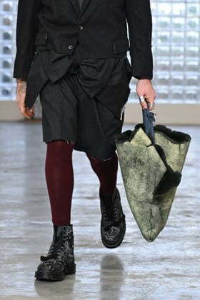Milan, Milan Men s Fashion Week: Fall Winter 2026 - Men s Fashion, Fall Winter 2026 - Simon Cracker fashion show. Fashion show photo: model  Copyright: xSimonaxChiocciax xipa-agency.netx xFotosickix IPA_Agency_IPA70243043