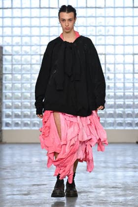 Milan, Milan Men s Fashion Week: Fall Winter 2026 - Men s Fashion, Fall Winter 2026 - Simon Cracker fashion show. Fashion show photo: model  Copyright: xSimonaxChiocciax xipa-agency.netx xFotosickix IPA_Agency_IPA70243050