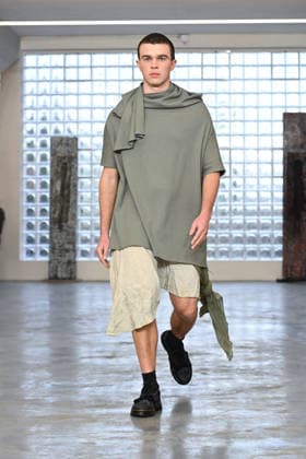 Milan, Milan Men s Fashion Week: Fall Winter 2026 - Men s Fashion, Fall Winter 2026 - Simon Cracker fashion show. Fashion show photo: model  Copyright: xSimonaxChiocciax xipa-agency.netx xFotosickix IPA_Agency_IPA70242913