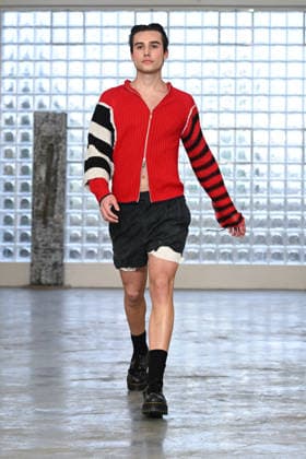 Milan, Milan Men s Fashion Week: Fall Winter 2026 - Men s Fashion, Fall Winter 2026 - Simon Cracker fashion show. Fashion show photo: model  Copyright: xSimonaxChiocciax xipa-agency.netx xFotosickix IPA_Agency_IPA70242999