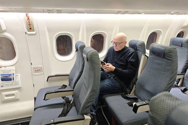 Keflavik bei Reykjavik, Island, 18.01.2026: Der CDU-Bundestagsabgeordnete Peter Beyer ab Bord einer Air-Greenland-Maschine am Flughafen auf dem Weg nach Nuuk auf Grönland. Er führt dort politische Gespräche (Bild mit Einverständnis aufgenommen) Copyright: xdtsxNachrichtenagenturx dts_102362
