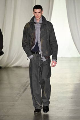 Milan, Milan Men s Fashion Week: Fall Winter 2026 - Men s Fashion, Fall Winter 2026 - Saul Nash fashion show. Fashion show photo: model  Copyright: xSimonaxChiocciax xipa-agency.netx xFotosickix IPA_Agency_IPA70272419