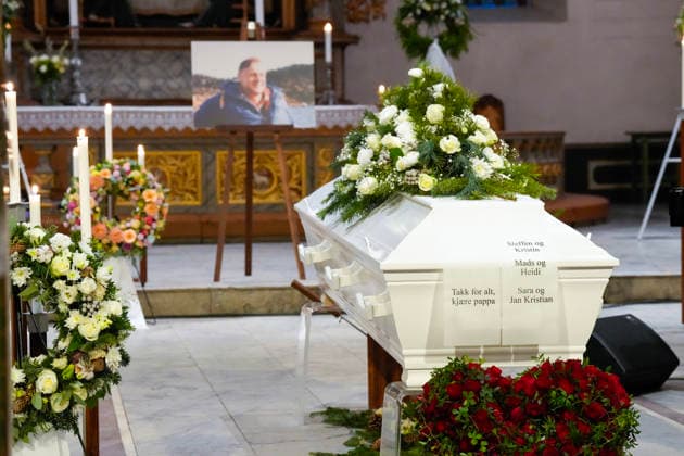 Gravferdsseremonien for Sverre Anker Ousdal, Oslo 20260119. Kisten til avdode skuspiller Sverre Anker Ousdal for bisettelsen i Oslo domkirke mandag. Ousdal dode 3. januar etter et kort sykehusopphold, 81 ar gammel. Foto: Heiko Junge NTB Oslo Norge 7-njNeSgHw4 EDITORIAL USE ONLY Ref:_BNC_ENT7-njNeSgHw4.jpg *** The funeral ceremony for Sverre Anker Ousdal, Oslo 20260119 The coffin of the late actor Sverre Anker Ousdal for the funeral in Oslo Cathedral on Monday Ousdal died January 3 after a short hospital stay, 81 years old Photo Heiko Junge NTB Oslo Norway 7 njNeSgHw4 EDITORIAL USE ONLY Ref BNC ENT7 njNeSgHw4 jpg  Copyright: xHeikoxJungex xNTBx