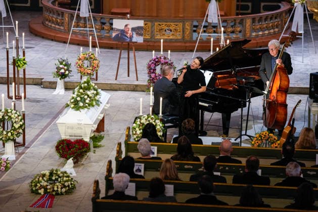 Gravferdsseremonien for Sverre Anker Ousdal Oslo 20260119. Heidi Ruud Ellingsen og Arid Andersen under skuespiller Sverre Anker Ousdas bisettelse i Oslo domkirke mandag. Ousdal dode 3. januar etter et kort sykehusopphold, 81 ar gammel. Foto: Heiko Junge NTB POOL Oslo Norge rRErppx6jfU EDITORIAL USE ONLY Ref:_BNC_ENTrRErppx6jfU.jpg Copyright: xHeikoxJungex xNTBx
