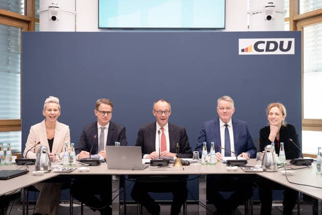 Konrad-Adenauer-Haus, CDU, Bundesvorstandssitzung Konrad-Adenauer-Haus, CDU, Bundesvorstandssitzung, Vorsitzender, Bundeskanzler, Friedrich Merz, Spitzenkandidat, Rheinland-Pfalz, Gordon Schnieder, Silvia Breher, Carsten Linnemann, Karin Prien, Bundesministerin *** Konrad Adenauer Haus, CDU, Federal Executive Committee meeting Konrad Adenauer Haus, CDU, Federal Executive Committee meeting, Chairman, Federal Chancellor, Friedrich Merz, top candidate, Rhineland-Palatinate, Gordon Schnieder, Silvia Breher, Carsten Linnemann, Karin Prien, Federal Minister