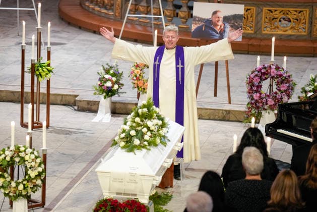 Gravferdsseremonien for Sverre Anker Ousdal Oslo 20260119. Domprost Pal Kristian Balstad under bisettelsen til skuespiller Sverre Anker Ousdal i Oslo domkirke mandag. Ousdal dode 3. januar etter et kort sykehusopphold, 81 ar gammel. Foto: Heiko Junge NTB POOL Oslo Norge 1NgCJYodci8 EDITORIAL USE ONLY Ref:_BNC_ENT1NgCJYodci8.jpg Copyright: xHeikoxJungex xNTBx