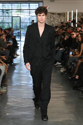 Milan, Milan Men s Fashion Week: Fall Winter 2026 - Men s Fashion, Fall Winter 2026 - Miguel Vieira fashion show. Fashion show photo: model  Copyright: xSimonaxChiocciax xipa-agency.netx xFotosickix IPA_Agency_IPA70287747