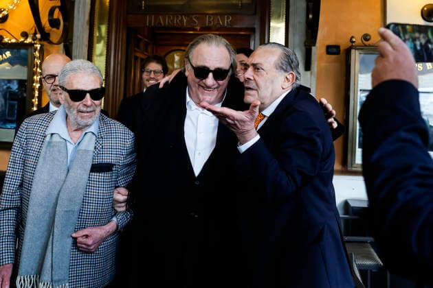January 19, 2026, Rome, ITALIA ROMA: French actor Gerard Depardieu (L) and Italian photographer Rino Barillari (R) during their meeting at Harry s Bar on Via Veneto, in Rome, Italy, 19 January 2026. In 2024 the French actor threw ice at the photographer and punched him right here at Harry s Bar, sending him to the hospital with a ten-day prognosis. ANSA ANGELO CARCONI Rome ITALIA ROMA  - ZUMAa110 20260119_zaf_a110_017 Copyright: xAngeloxCarconix