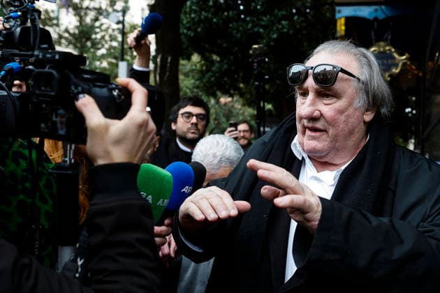 January 19, 2026, Rome, ITALIA ROMA: French actor Gerard Depardieu at the end of his meeting with Italian photographer Rino Barillari at Harry s Bar in Via Veneto, in Rome, Italy, 19 January 2026. In 2024 the French actor threw ice at the photographer and punched him right here at Harry s Bar, sending him to the hospital with a ten-day prognosis. ANSA ANGELO CARCONI Rome ITALIA ROMA  - ZUMAa110 20260119_zaf_a110_019 Copyright: xAngeloxCarconix