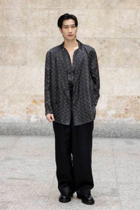 MFW - Menswear Fall Winter 2026-27 ARMANI Photocall MILAN, ITALY - JANUARY 19: Bible Wichapas Sumettikul arrives at the Giorgio Armani fashion show during the Milan Fashion Week - Menswear Fall Winter 2026-2027 on January 19, 2026 in Milan, Italy. Photo by Marco Piovanotto Abacapress.com  Copyright: xPiovanottoxMarco ABACAx