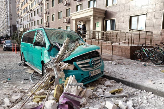 RECORD DATE NOT STATED A car damaged by falling stones on the grounds of a 25-storey residential building after a Russian drone strike in Odesa, Ukraine, on January 19, 2026 (Photo by Nina Liashonok Ukrinform) Russian drone hits apartment building in Odesa  Copyright: xNinaxLiashonokx